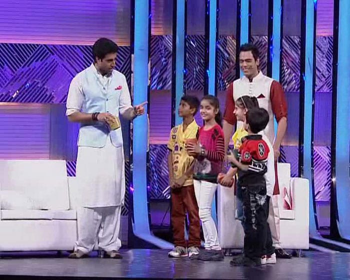 Abhished Bachchan performed on the song <i>Nachle Nachle</i> from <i>Bol Bachchan</i> after being requested to do so by little children.