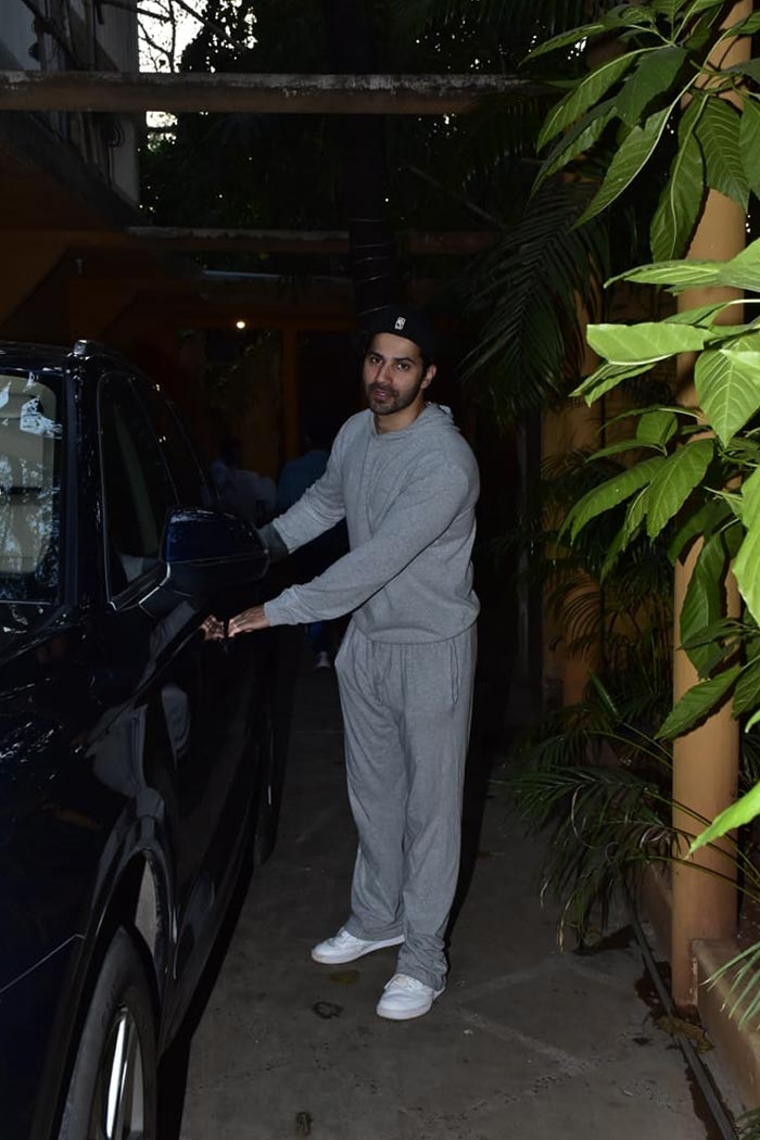 Varun Dhawan was spotted outside a dance class in Juhu.