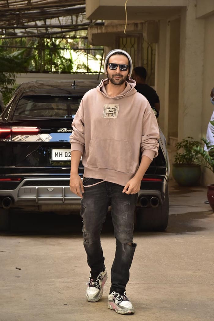 Kartik Aaryan looked smart in Juhu on Monday.