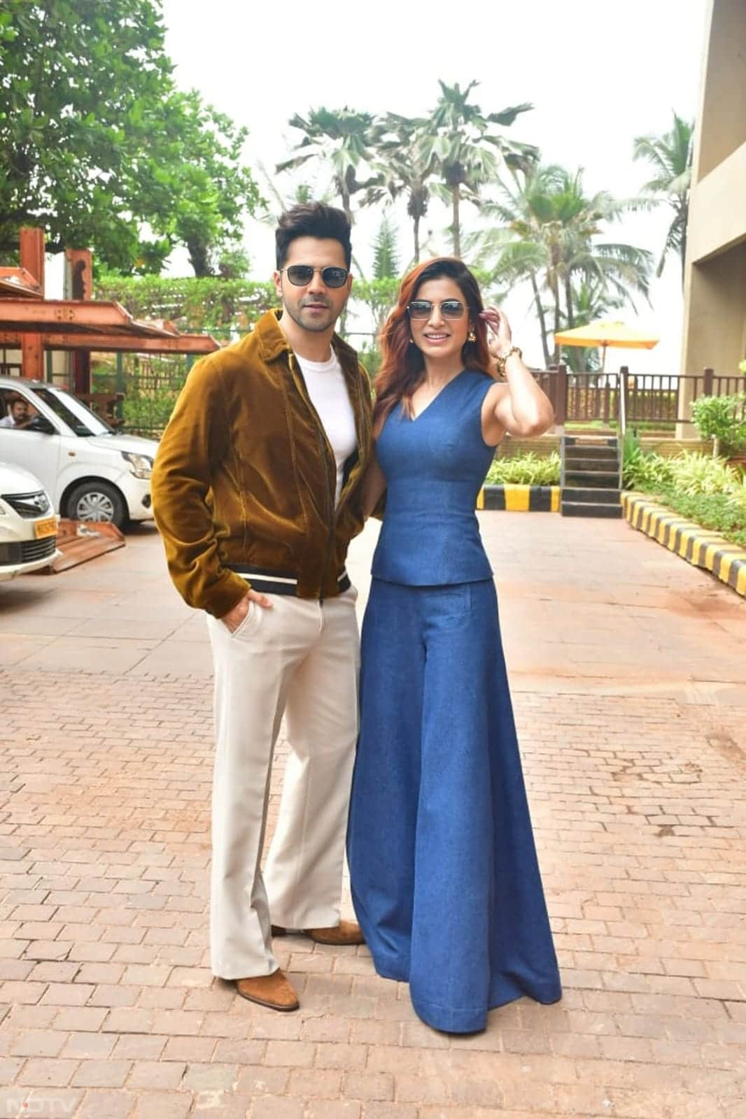 Varun Dhawan and Samantha Ruth Prabhu posed for the lensmen. (Image Courtesy: Varinder Chawla)