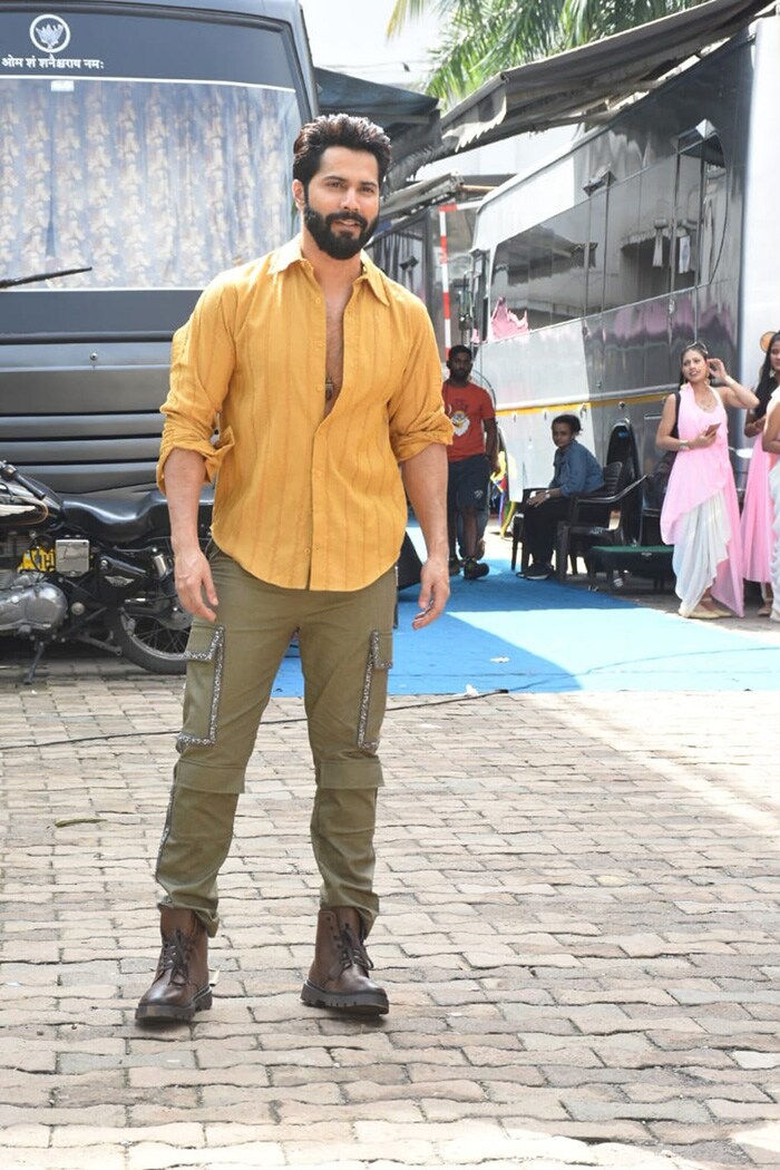 वरुण धवन काफी डैशिंग लग रहे थे.