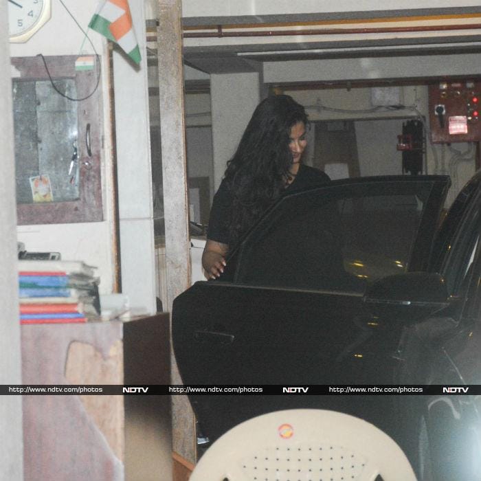 Inside Kareena Kapoor\'s Party With her Veeres