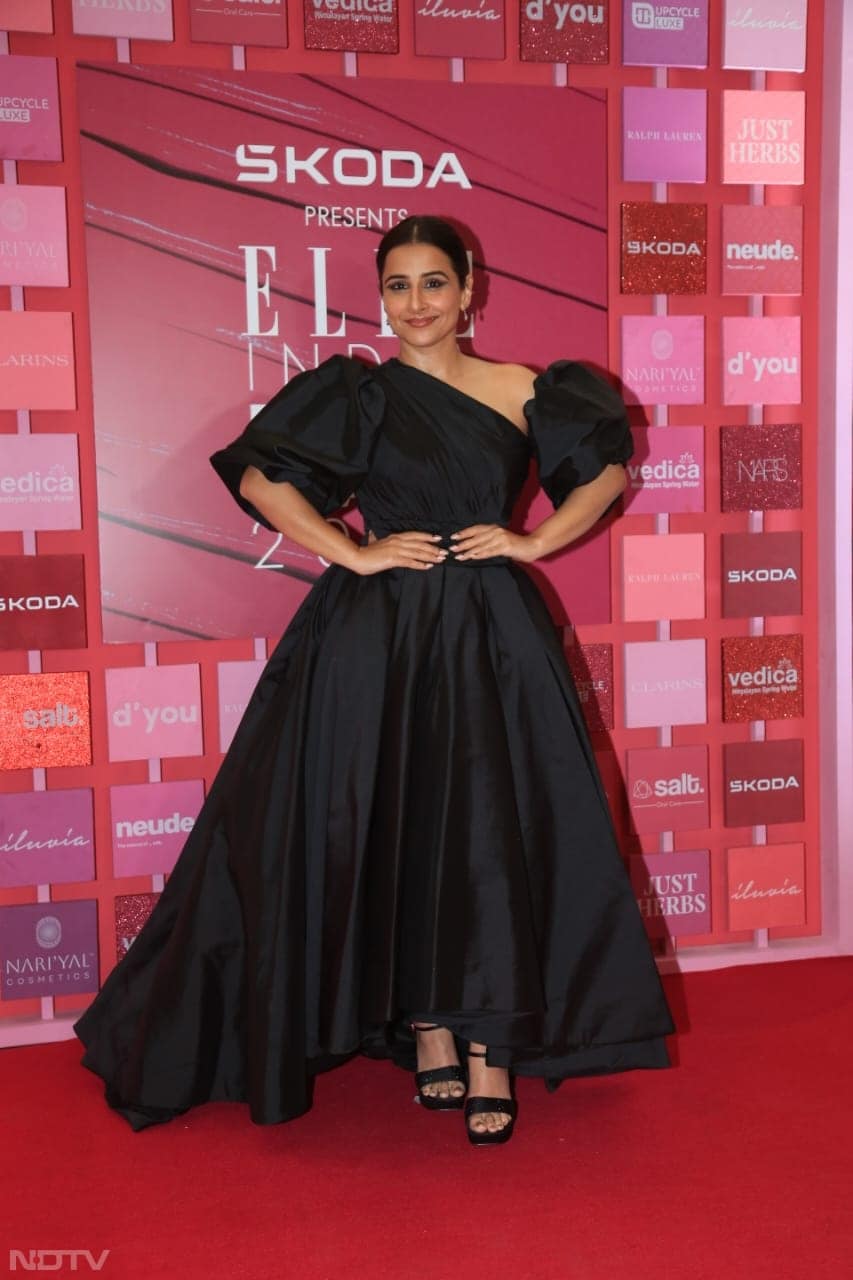 Vidya Balan looked stunning in a black flared gown. (Image Courtesy: Varinder Chawla)