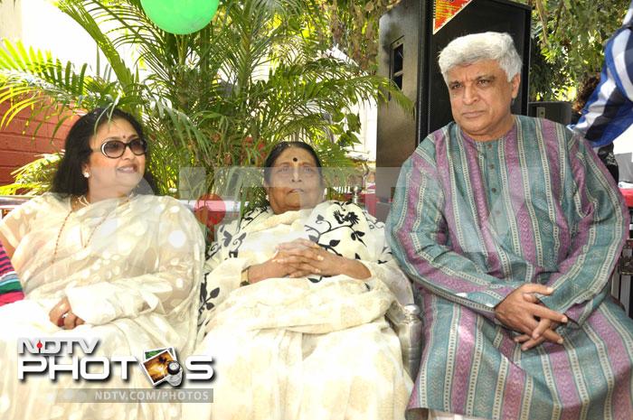 Kishore Kumar\'s family gathers for Ruma Devi\'s birthday