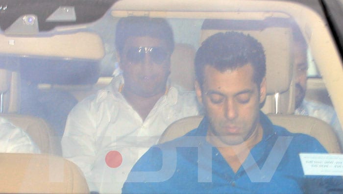 Salman\'s day in court with sisters and Aditya Pancholi