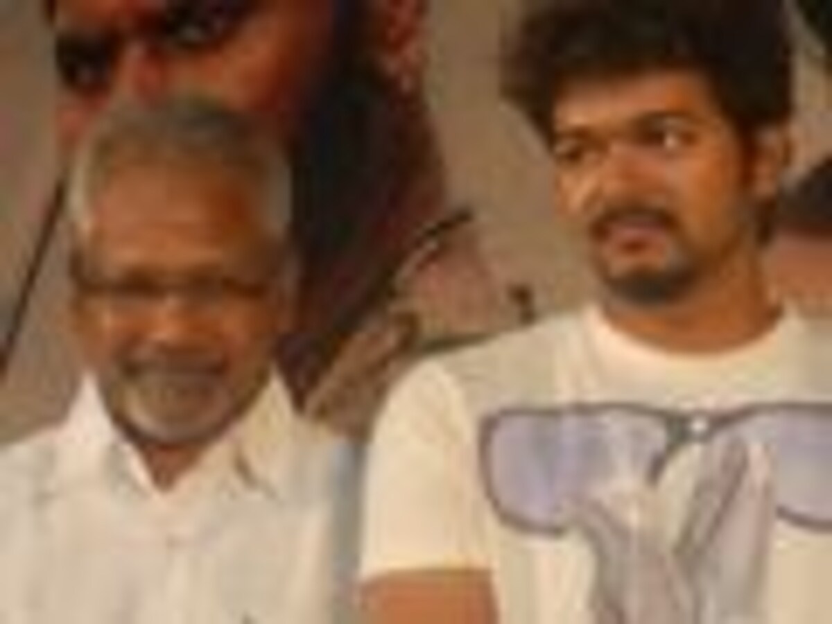 Music release of Prithviraj, Genelia's Urumi, image size:1200x900