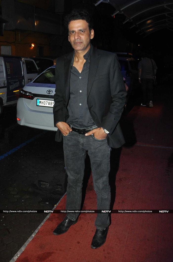 <i>Tevar</i> actor Manoj Bajpai marked his presence at the launch of the documentary named <i>Knowing Pancham</i>