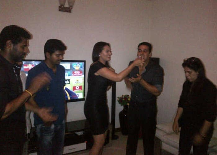 SRK's victory dance with Akshay, Sonakshi, Prabhu Deva