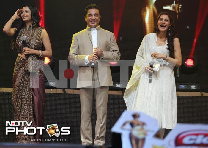 Kamal Haasan shines at Vijay Awards