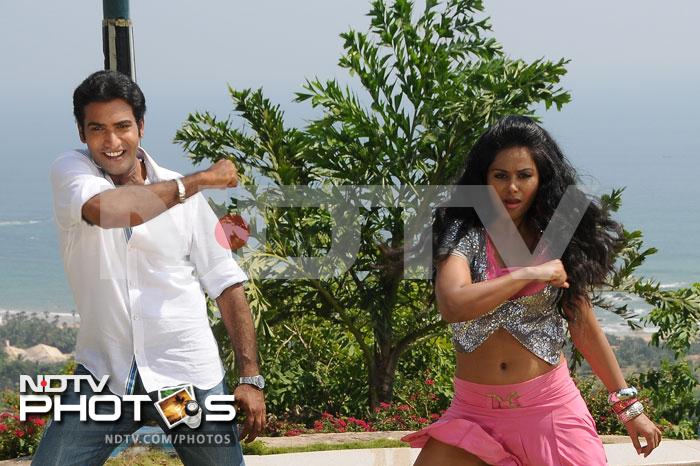 Tarakaratna and Swetha Basu sizzle in <i>Vijetha</i>