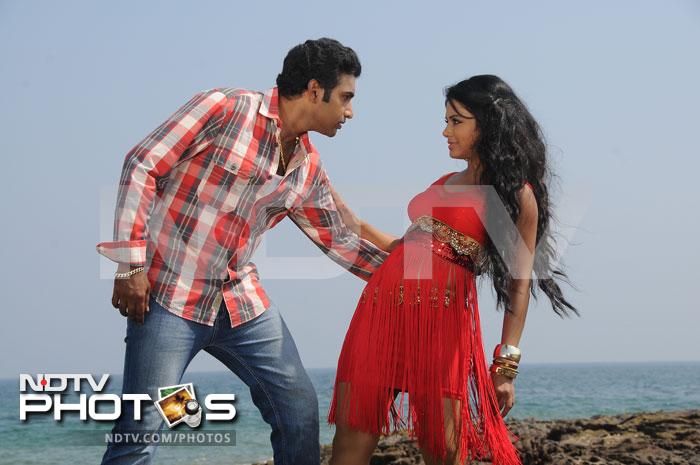 Tarakaratna and Swetha Basu sizzle in <i>Vijetha</i>