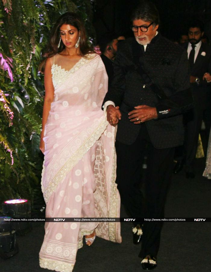The Bachchans, Shah Rukh Headline Virushka\'s Mumbai Reception