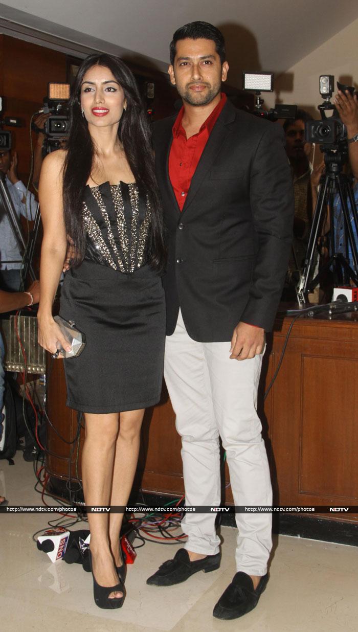 Vivek and wife Priyanka\'s Grand party