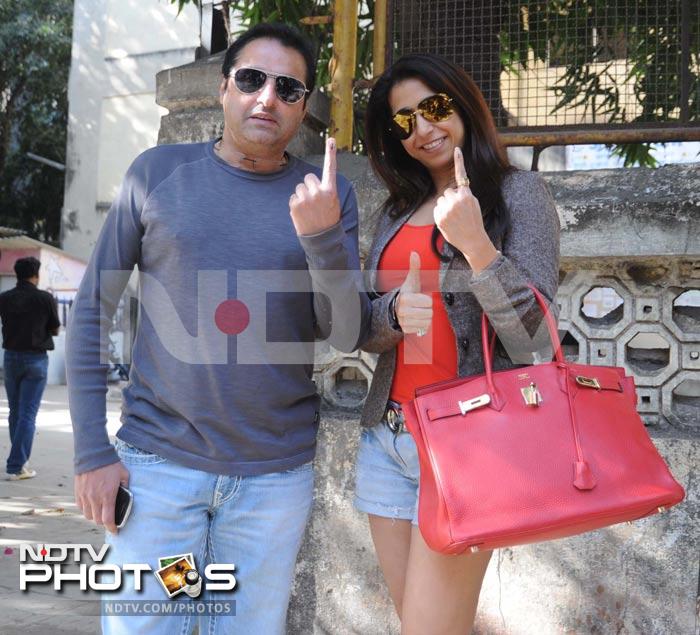 Bollywood steps out to vote for Mumbai