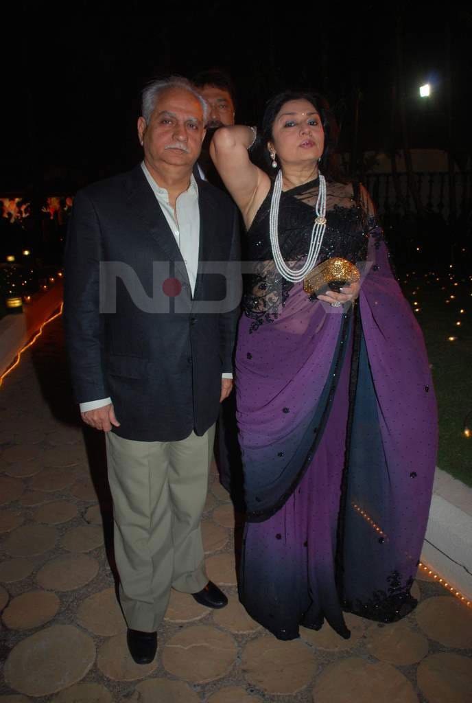 Jeetendra, Shatrughan at Wedding Reception