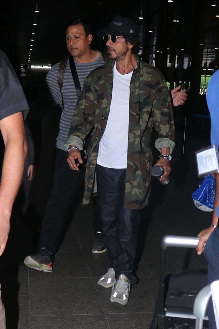 Welcome Home, Shah Rukh Khan. See His Cool Travel Style - A Camo Jacket