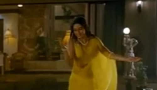 Sridevi also looked amazing in the song <I>Lagi aaj saawan</i> from the film <I>Chandni</i>.