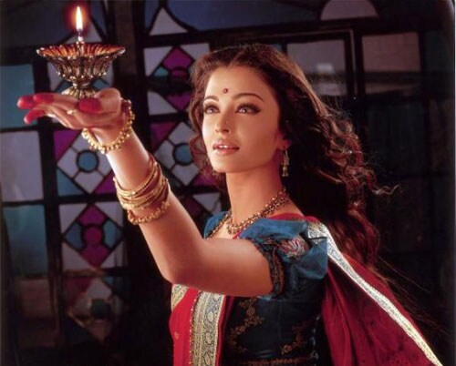 Aishwarya's rain dance along with a <I>diya</i> in <I>Devdas</i> is a memorable moment in the film.