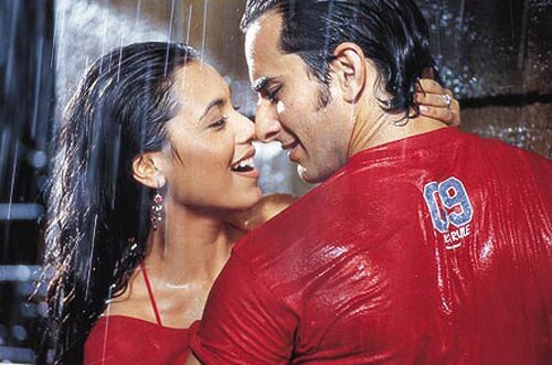 Rani Mukherjee looked lovely in her red sari in the song <I>Sasson ko sasson se</i> in the film <I>Hum Tum</i>.
