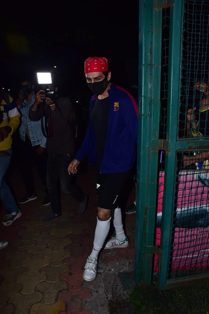 Kartik Aaryan was clicked at his candid best.