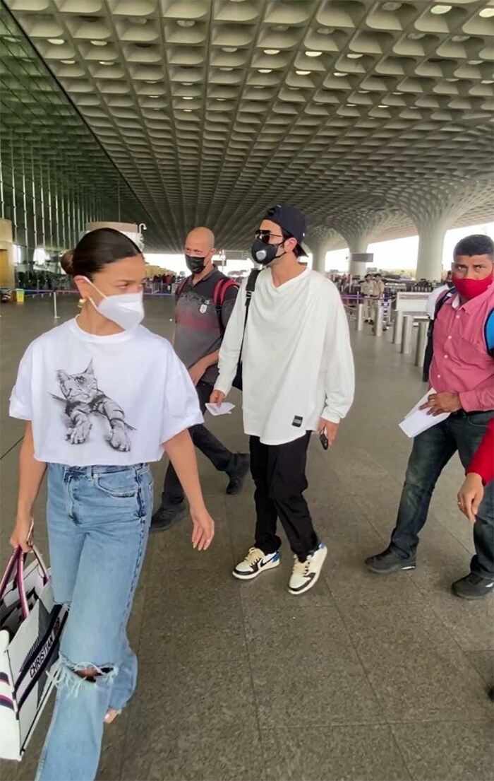 Alia Bhatt and Ranbir Kapoor were twinning in white.