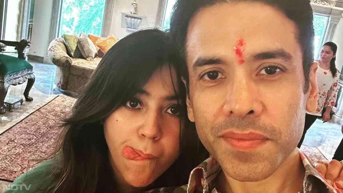 तुषार कपूर ने बताया कि मैंने एक समय अपनी बहन एकता से साफ कह दिया था कि मैं तुम्हारे साथ कभी कोई फिल्म नहीं करूंगा. मेरी पहली फिल्म तुम्हारे साथ कभी नहीं होगी. इस बात से वह काफी दुखी हो गई थीं.