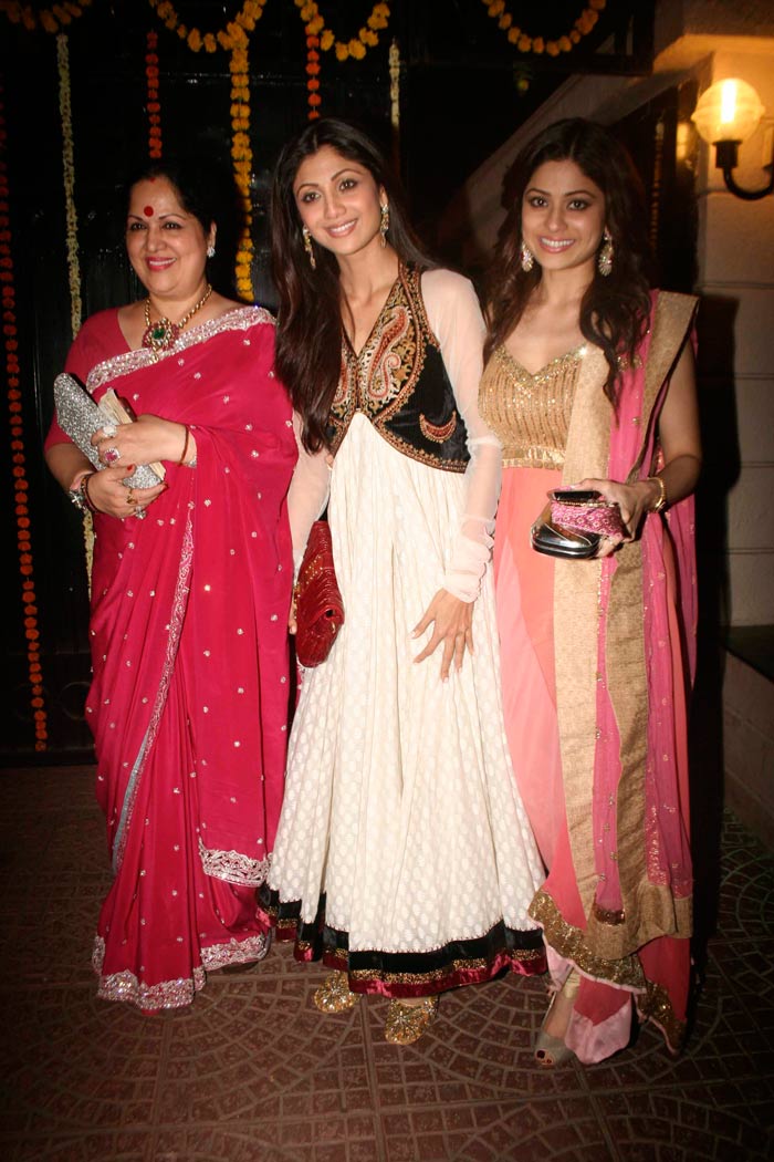 Shilpa Shetty wore mostly white, in contrast to Shamita and mama Sunanda in pink, to Ekta Kapoor's Diwali bash.