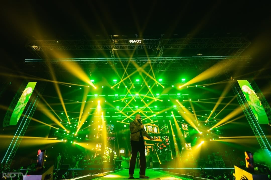 बी प्राक ने करियर की शुरुआत बतौर म्यूजिक प्रोड्यूसर की थी, फिर सिंगर के तौर पर 'मन्न भरया' गाने से डेब्यू किया.