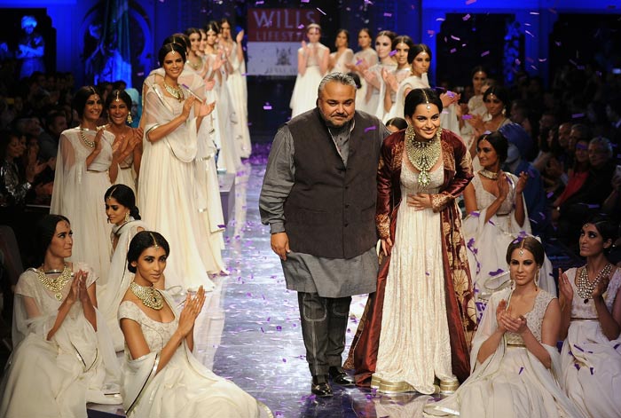 Stars shine at Wills India Fashion Week