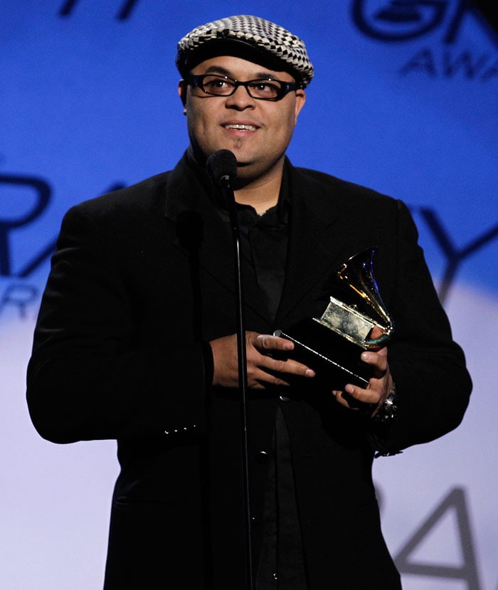 Israel Houghton accepts the pop contemporary gospel album for "The Power of One" at the Grammy Awards on Sunday, Jan. 31, 2010, in Los Angeles. (Photo: AP)