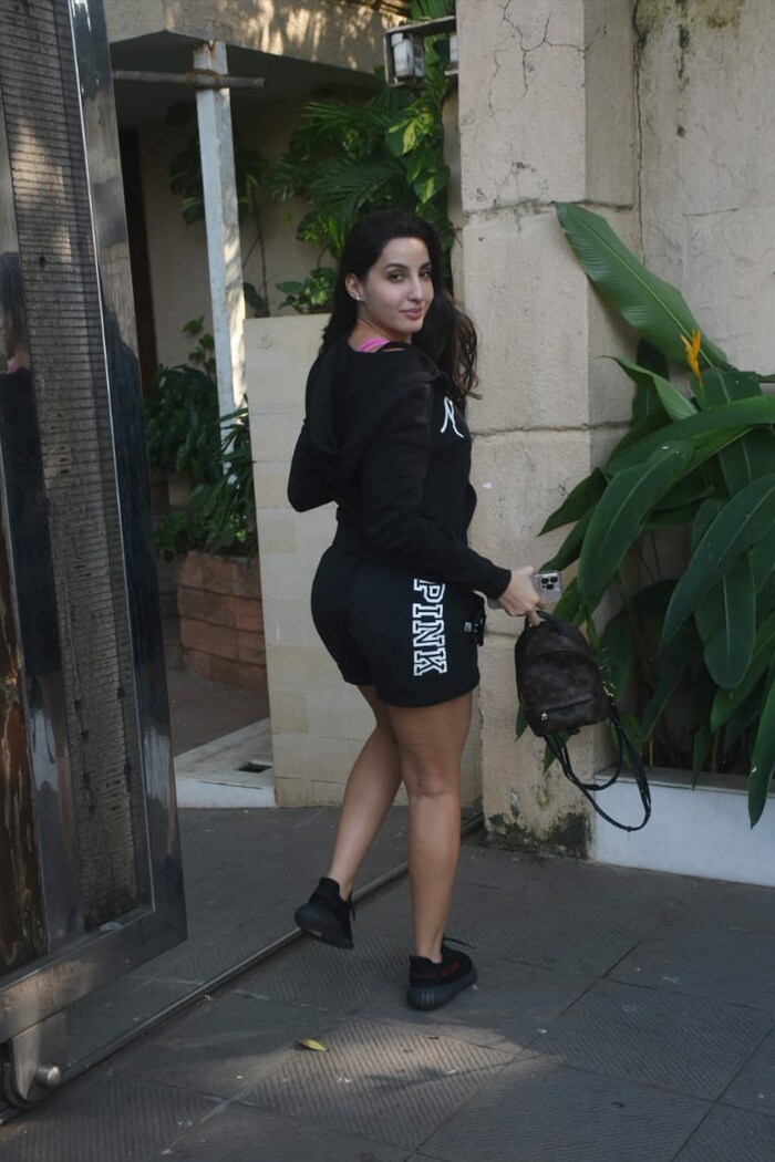 Nora Fatehi was spotted at outside a clinic in Bandra.  (Image courtesy: Varinder Chawla)
