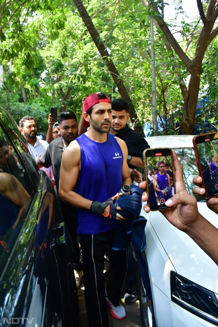 Another glimpse of Kartik Aaryan's gym look. (Image courtesy: Varinder Chawla)