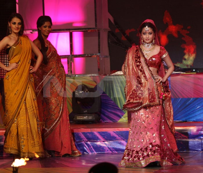 Riya walks the ramp.