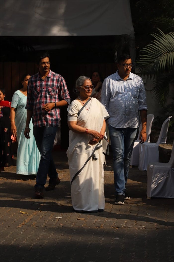 Jaya Bachchan, Mita Vashisht And Others Attend Bimal Roy\'s Daughter Yashodhara Roy\'s Prayer Meet
