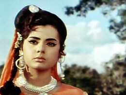 मुमताज के समधी की 7 फोटो, संडे को नहीं करते थे काम, महीनों सिनेमाघरों से नहीं उतरती थी सुपरस्टार की फिल्म, दामाद भी हैं पॉपुलर एक्टर