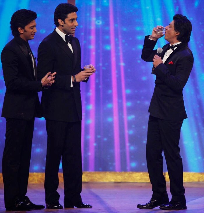 Zee Cine Awards: SRK and his leading ladies