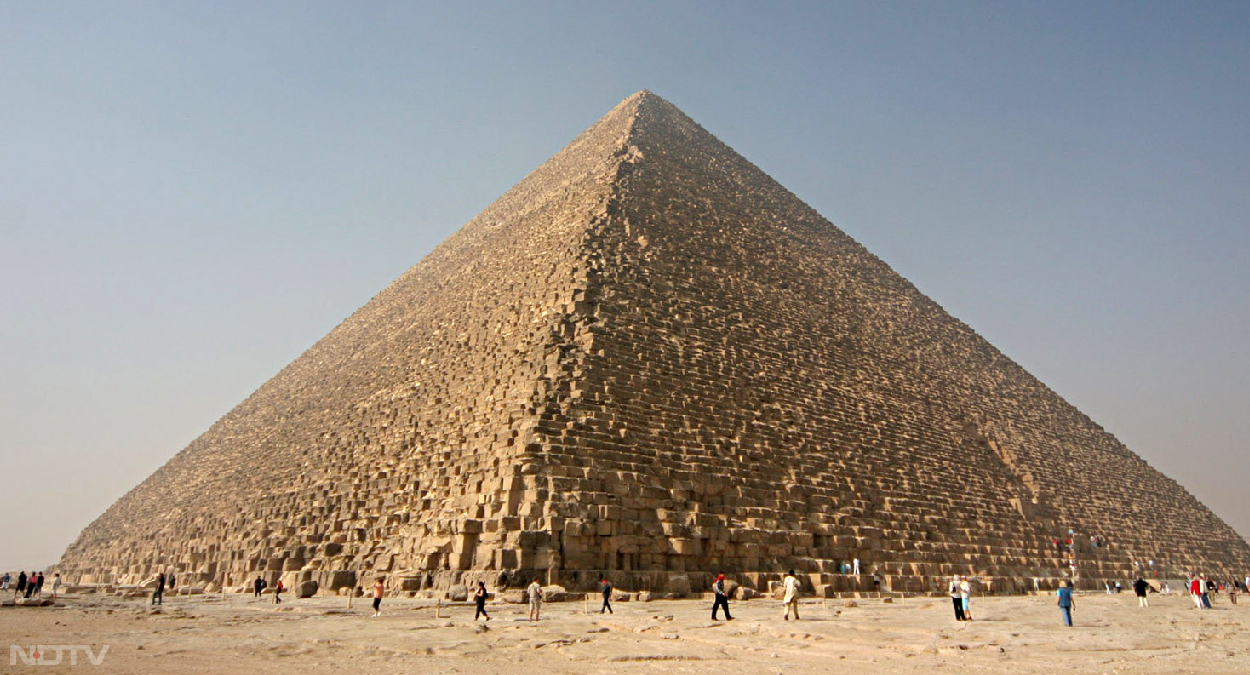4500 साल पुराने गीजा के पिरामिड में मिली 30 फीट लंबी &lsquo;सुरंग&#039;, सामने आई तस्&zwj;वीरें, क्&zwj;या खुल जाएगा राज?