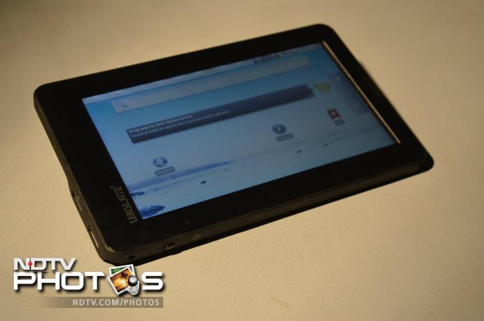 First Pictures:  The Aakash, India&#039;s $50 Tablet