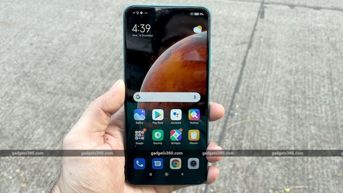 Redmi 9 Power के 4जीबी रैम और 64जीबी स्टोरेज वेरिएंट की कीमत 10,999 रुपये है। फोन के बैक में क्वॉड रियर कैमरा सेटअप मिल रहा है। इसमें प्राइमरी कैमरा सेटअप 48 मेगापिक्सल का है। सेल्फी के लिए 8 मेगापिक्सल का कैमरा है। फोन में 6000mAh बैटरी मिल रही है।
