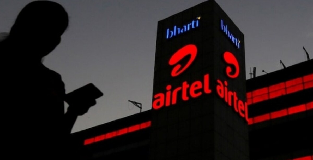 एयरटेल के 399 रुपये प्रीपेड रीचार्ज प्लान में आपको कुल 84GB डेटा मिलता है। इस प्लान की वैधता 56 दिनों की है, जिस लिहाज से आपको इस प्लान में इस्तेमाल करने के लिए रोज़ाना 1.5GB हाई-स्पीड डेटा मिलेगा। डेली कोटा खत्म होने के बाद भी अनलिमिटेड ब्राउज़िंग की जा सकती है, लेकिन स्पीड 64Kbps कम हो जाती है।