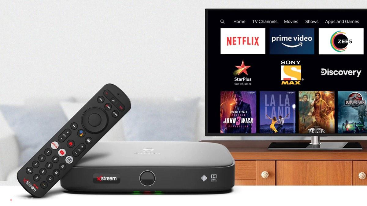 दो प्लान 899 और 1,098 रुपये (GST अलग से) के हैं रुपये का है, जिसमें TV चैनल्स या ब्रॉडबैंड की जगह पोस्टपेड मोबाइल कनेक्शन ले लेता है। 899 रुपये के प्लान में ब्रॉडबैंड कनेक्शन की जगह पोस्टपेड कनेक्शन मिलता है, जिसमें अनलिमिटेड कॉलिंग के साथ प्रति माह 105GB डेटा मिलेगा। इसमें 350 रुपये कीमत के TV चैनल्स मिलेंगे। इसके अलावा, Prime Video, Disney+ Hotstar के साथ Xstream ऐप के जरिए 12 से अधिक OTT प्लेटफॉर्म का सब्सक्रिप्शन फ्री मिलेगा। एक प्लान 1,098 रुपये का है, जिसमें लैंडलाइन के जरिए अनलिमिटेड कॉलिंग और फाइबर लाइन के जरिए 100 mbps की स्पीड के साथ अनलिमिटेड डेटा मिलता है। इसमें भी पोस्टपेड कनेक्शन मिलता है, जिसमें प्रति माह 75GB डेटा और अनलिमिटेड कॉलिंग का बेनिफिट मिलता है, लेकिन TV चैनल्स का बेनिफिट हट जाता है। इस प्लान में भी Prime Video और Disney+ Hotstar का फ्री सब्सक्रिप्शन शामिल है।