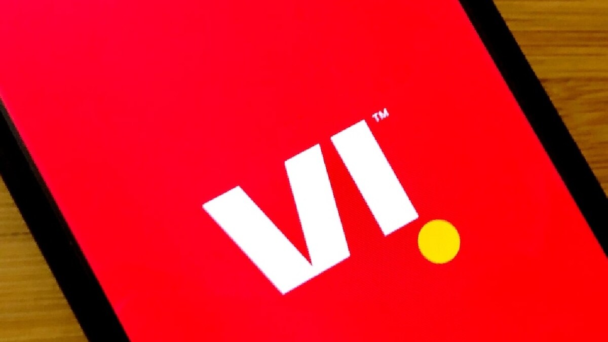 Vi के किसी भी प्रीपेड रीचार्ज प्लान में Amazon Prime सब्सक्रिप्शन नहीं मिलता है।

Vi के पोस्टपेड प्लान्स में प्राइम मेंबरशिप के साथ आने वाला सबसे सस्ता मंथली पोस्टपेड प्लान 499 रुपये है और सबसे महंगा प्लान 2,299 रुपये का है। इन सभी प्लान में 6 महीनों के लिए फ्री Prime मेंबरशिप, अनलिमिटेड कॉलिंग और डेली 100 फ्री SMS का फायदा मिलता है। इनमें डेटा का अंतर है। 499 रुपये प्रति माह के प्लान में 75GB डेटा मिलता है। वहीं, 699 रुपये प्रति माह और 1,099 रुपये प्रति माह वाले प्लान में अनलिमिटेड डेटा का फायदा मिलता है। टेलीकॉम ऑपरेटर एक 999 रुपये प्रति माह का प्लान भी देता है, जिसमें 220GB डेटा मिलता है। वहीं, 1,299 रुपये के प्लान में 3000GB (3TB) डेटा का फायदा शामिल है। आखिर में, 1,699 रुपये प्रति माह और 2,299 रुपये प्रति माह के प्लान आते हैं, जिनमें अनलिमिटेड डेटा मिलता है।