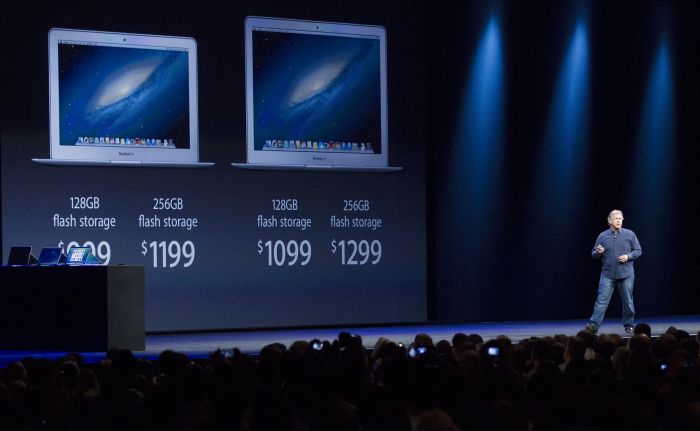 11-inch MacBook Air gets 9 hours battery life and starts at $999, while 13-inch ones get 12 hours battery life and is priced at $1099.