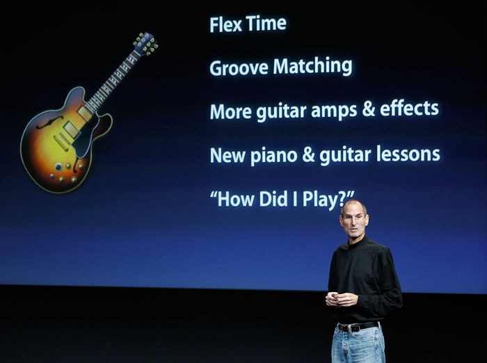 Apple CEO Steve Jobs talks about the new Apple GarageBand at Apple headquarters in Cupertino, Calif.(Photo AP)