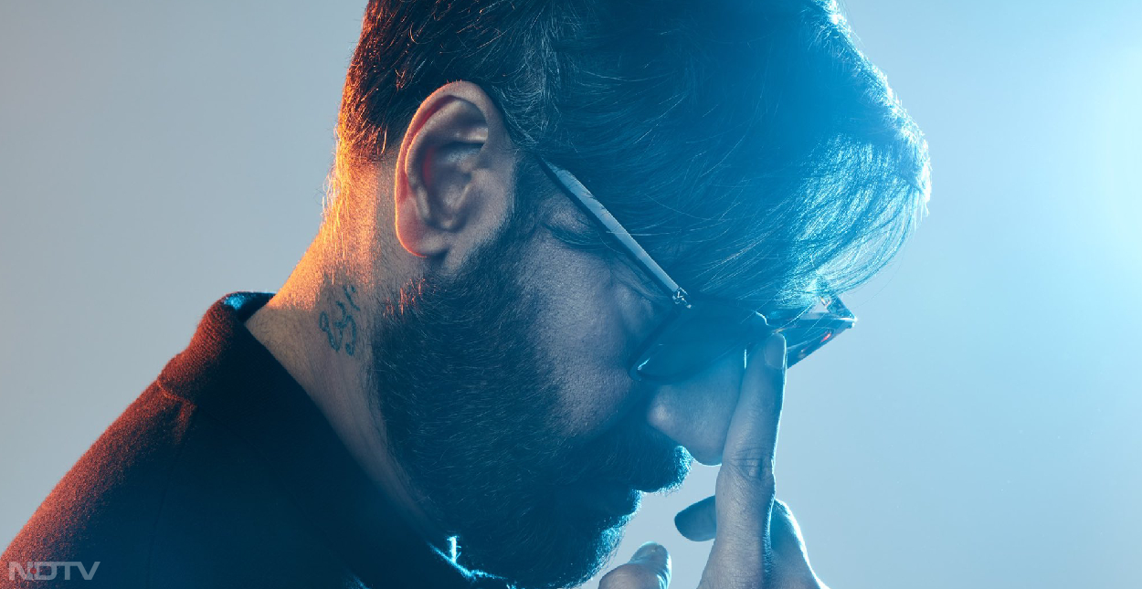 कहा जा रहा था कि भोला, बॉक्&zwj;स ऑफ&zwj;िस पर काफी तेज कमाई कर सकती है। हालांकि रिलीज के 4 दिनों में भी भारतीय बॉक्&zwj;स ऑफ&zwj;िस पर यह फ&zwj;िल्&zwj;म 50 करोड़ रुपये बटोर नहीं पाई है। इंडस्&zwj;ट्री ट्रैकर Sacnilk की रिपोर्ट से पता चलता है कि भोला ने भारत में अबतक 44.28 करोड़ रुपये का कारोबार किया है। आज यानी सोमवार से फ&zwj;िल्&zwj;म के कलेक्&zwj;शन में कमी आ सकती है, क्&zwj;योंकि वर्किंग डे होने से लोगों को ऑफ&zwj;िसों का रुख करना होगा।