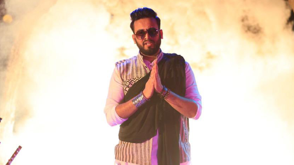 बिग बॉस के ओटीटी सीजन का आगाज इसी साल जून में हुआ था। सीजन शुरुआत से खबरों में बना रहा। शो को सलमान खान ने होस्‍ट किया। हालांकि शूटिंग के दौरान उनके हाथ में दिखी कथित सिगरेट ने सलमान की इमेज को चोट पहुंचाई। वह कुछ ऐपिसोड्स से नदारद भी रहे।