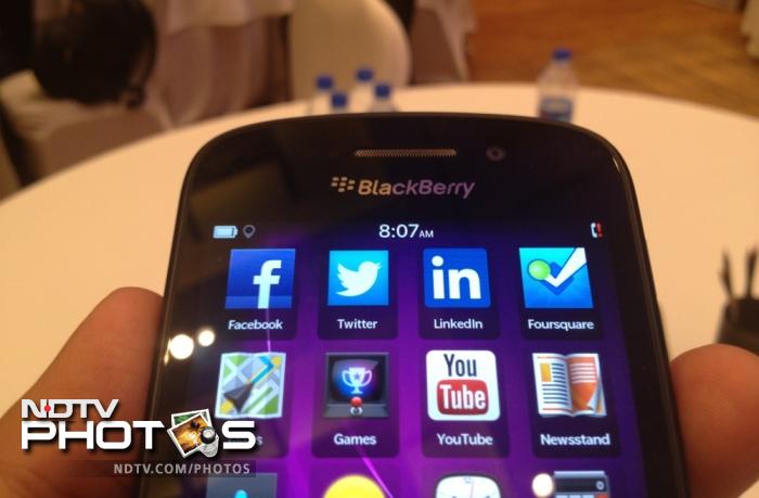 The Q10 runs BlacBerry's latest operating system, BlackBerry 10.