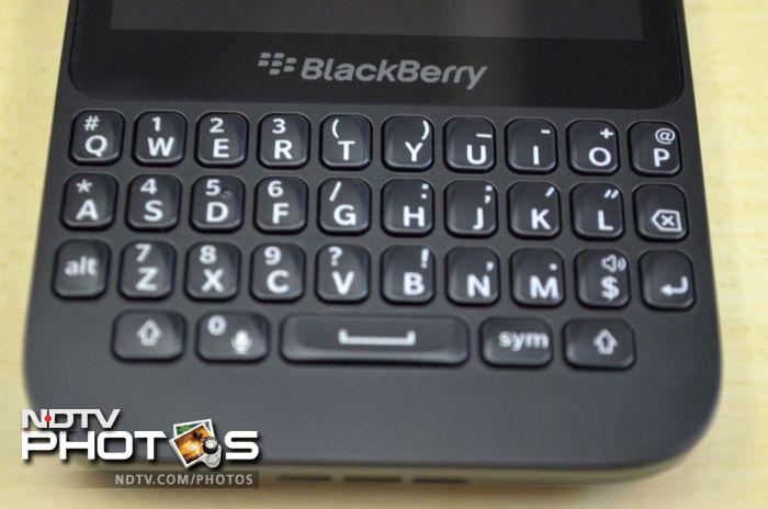 The <a href="http://gadgets.ndtv.com/blackberry-q5-792">BlackBerry Q5</a> features a 35 key keyboard reminiscent of the one on the BlackBerry Curve phones.