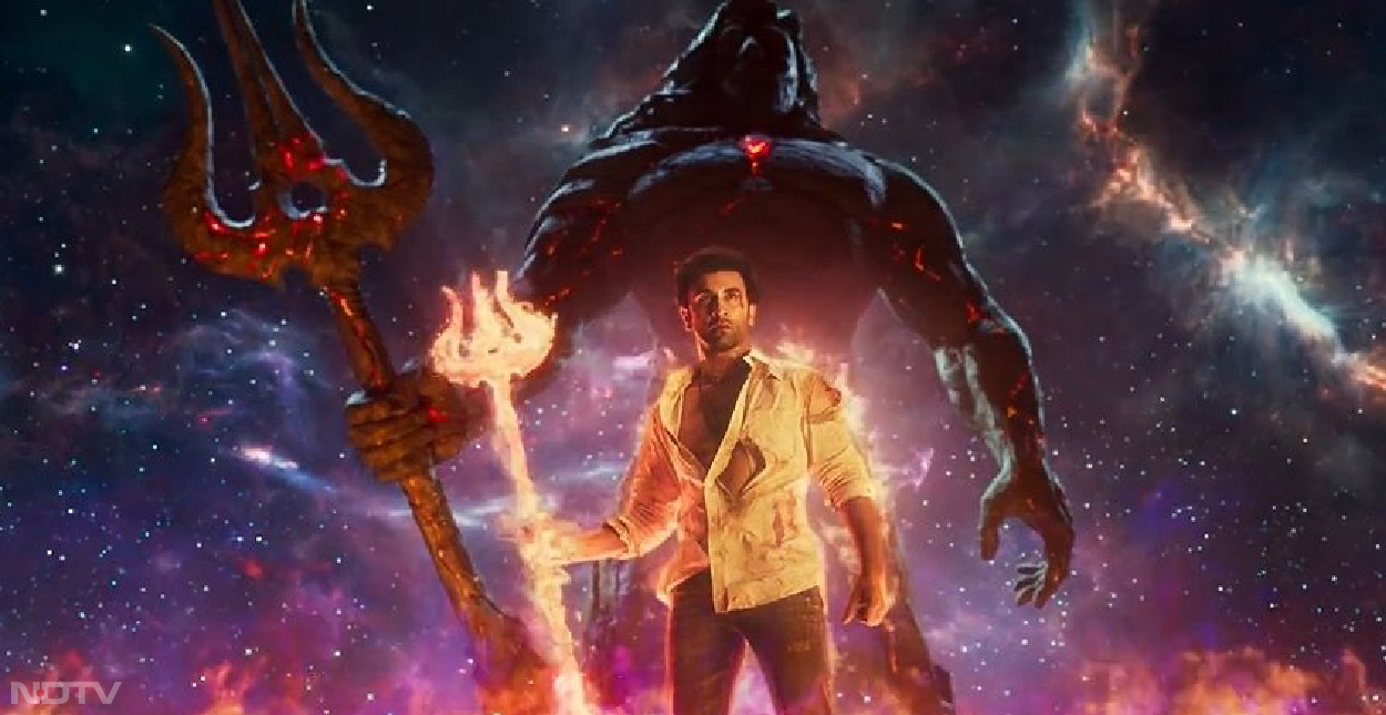 ब्रह्मास्त्र के पहले पार्ट शिवा ने बॉक्‍स ऑफ‍िस पर जमकर कमाई की थी। निर्देशक अयान मुखर्जी ने अपने Instagram अकाउंट पर एक तस्वीर शेयर कर बताया था कि फ‍िल्‍म ने रिलीज के 10 दिनों में वर्ल्डवाइड 360 करोड़ रुपये का कलेक्शन किया था। उन्‍होंने बताया था कि फैंस की तरफ से मिले जबरदस्त रिस्पॉन्स के चलते उन्होंने इसके अगले पार्ट "PART TWO: DEV & The ASTRAVERSE!" पर अभी से काम करना शुरू कर दिया है। तस्‍वीरें @BrahmastraFilm से।