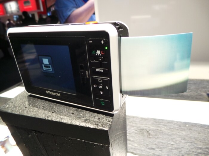 Print 2x3'' full colour sticky-back prints under a minute. (Image credit: Rajiv Makhni)